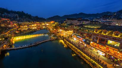 景点：凤凰古城夜景