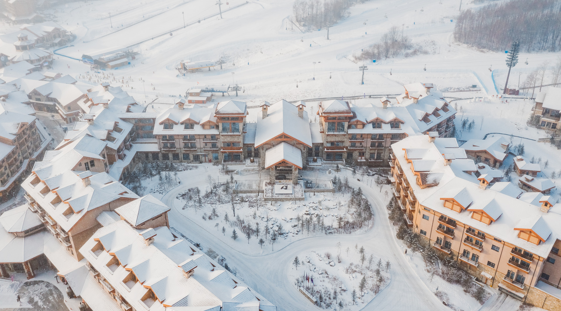 万达国际滑雪场封面图