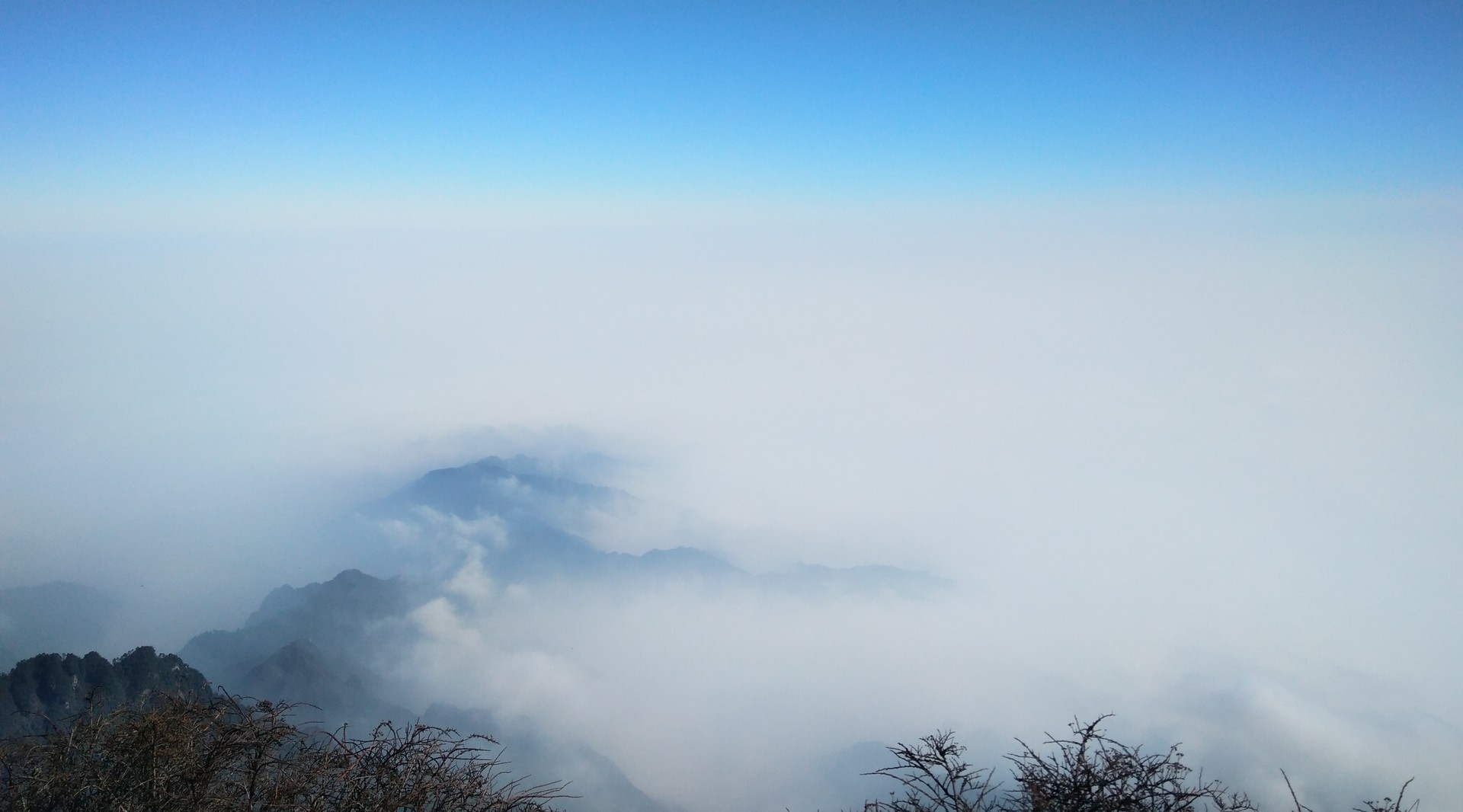 峨眉山风景封面图