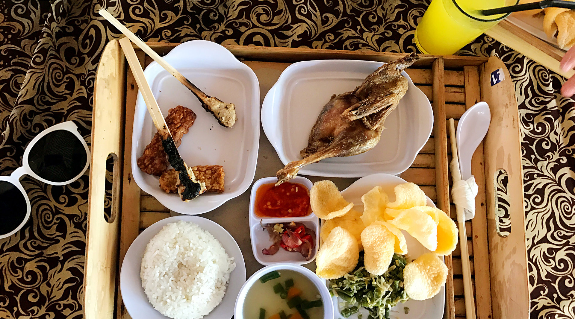 脏鸭餐封面图