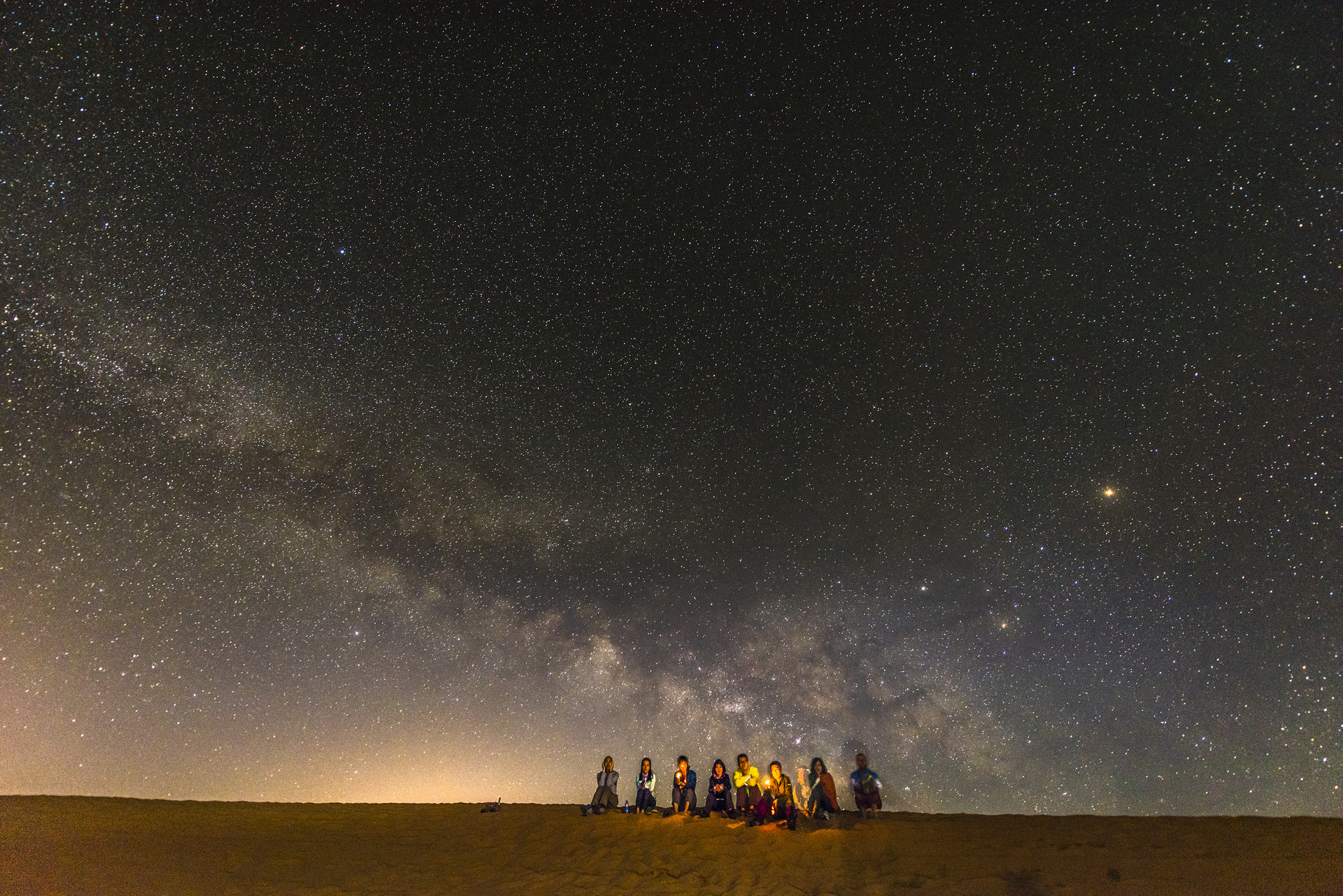 沙漠星空封面图